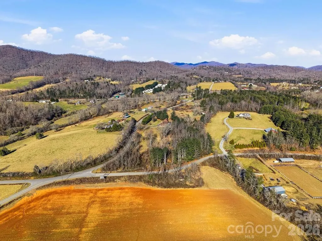 999 Ray Hill Road Mills River NC 28759