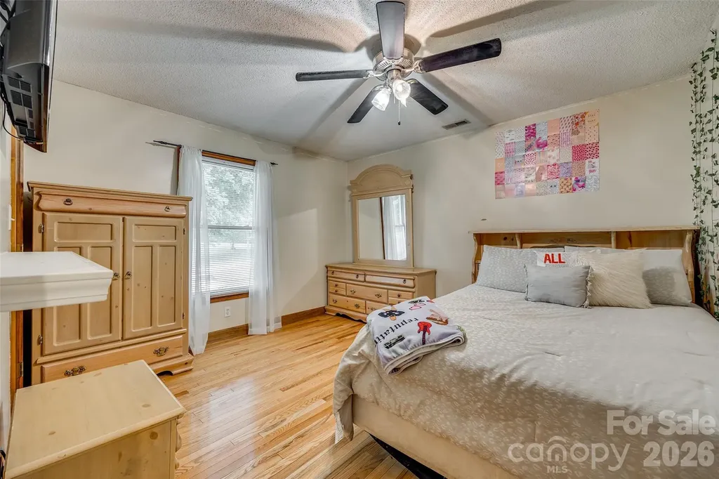 109 Falling Leaf Lane Mount Holly NC 28120