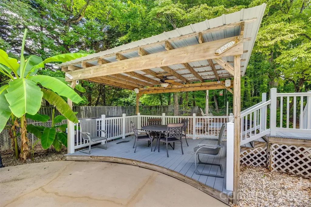 109 Falling Leaf Lane Mount Holly NC 28120