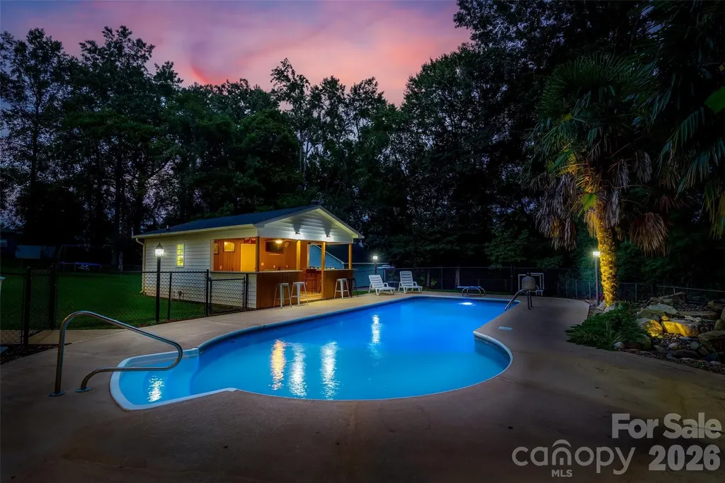 109 Falling Leaf Lane Mount Holly NC 28120