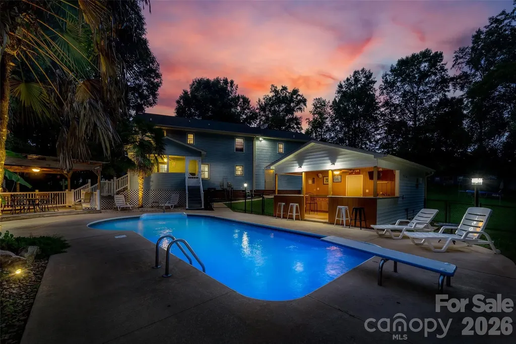 109 Falling Leaf Lane Mount Holly NC 28120