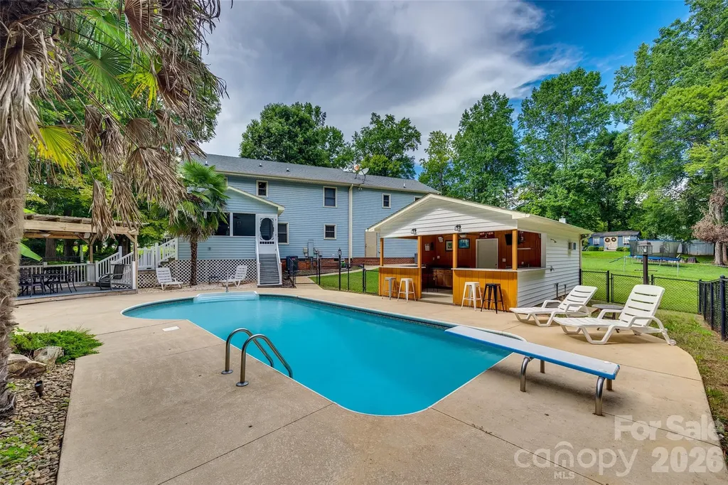 109 Falling Leaf Lane Mount Holly NC 28120