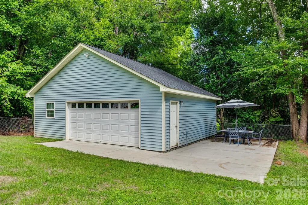 109 Falling Leaf Lane Mount Holly NC 28120