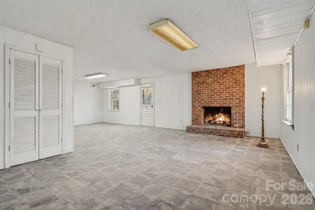 7144 Chapparall Lane Charlotte NC 28215