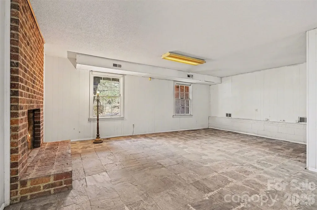 7144 Chapparall Lane Charlotte NC 28215