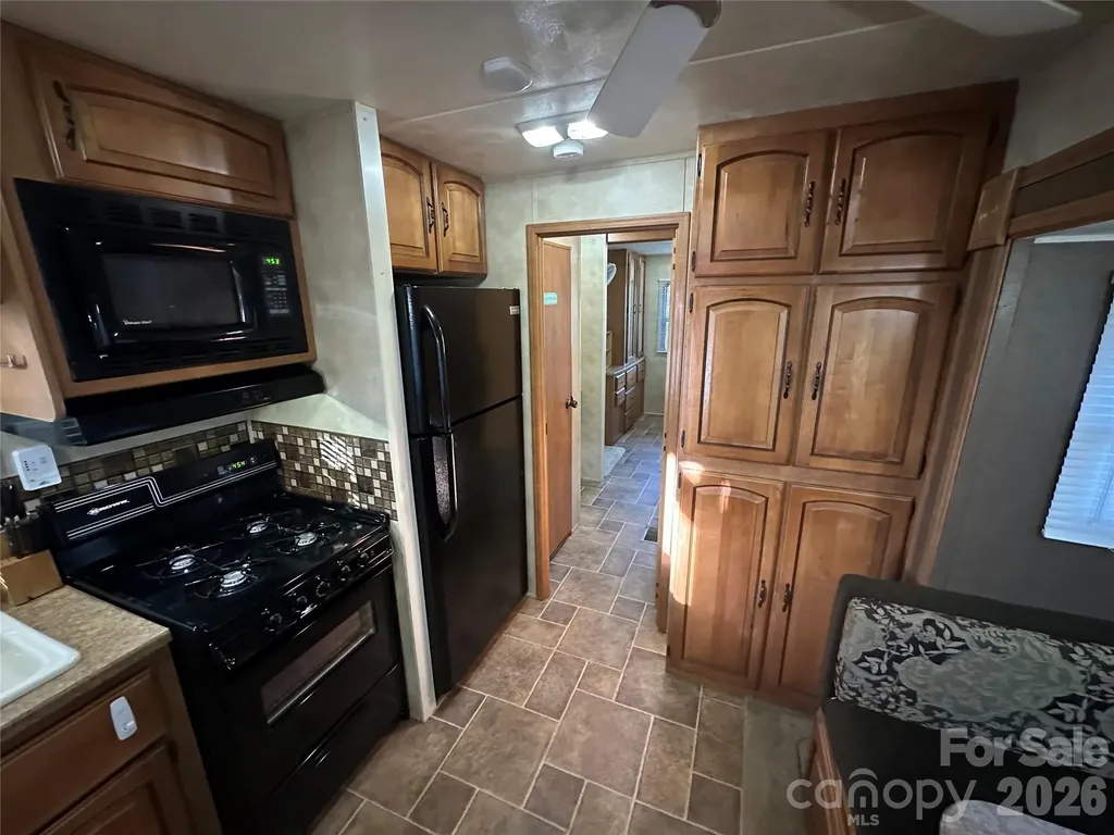 121 Sparrow Lane New London NC 28127