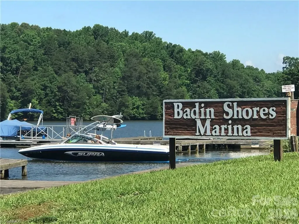 121 Sparrow Lane New London NC 28127