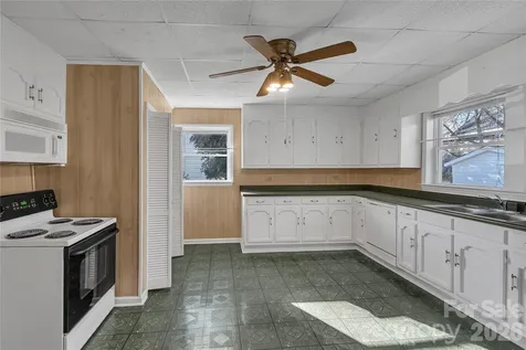 215 King Street S Gastonia NC 28052