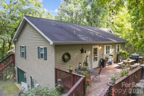 650 Creekside Drive Maggie Valley NC 28751