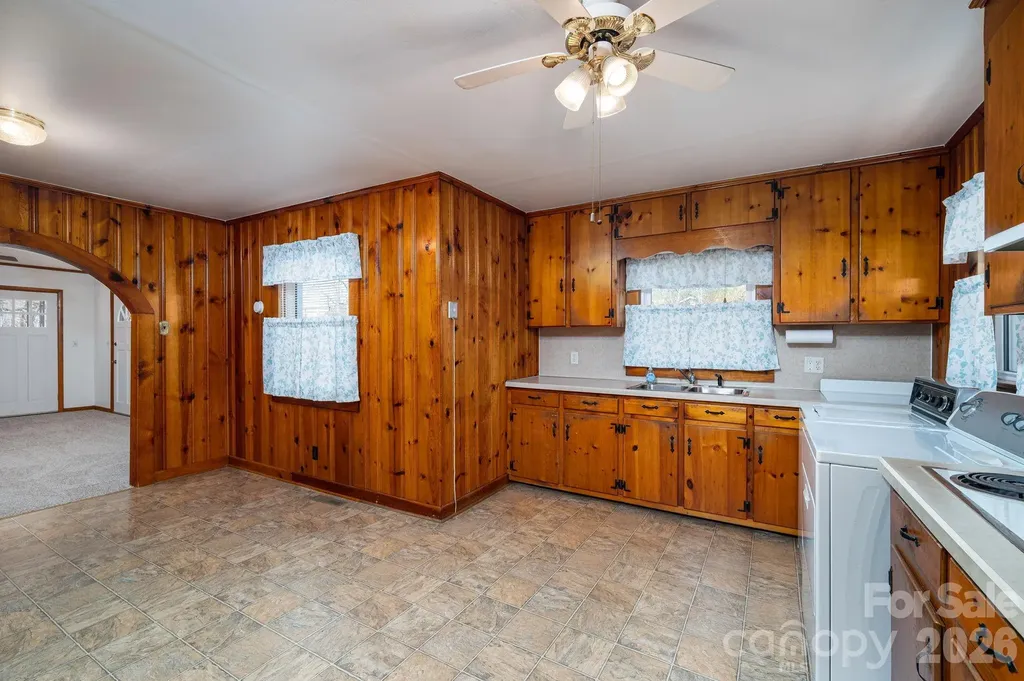 1203 W Gold Street Extension Kings Mountain NC 28086