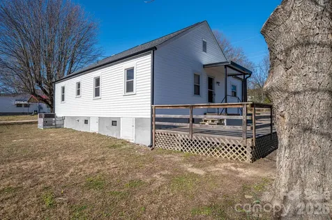 1203 W Gold Street Extension Kings Mountain NC 28086