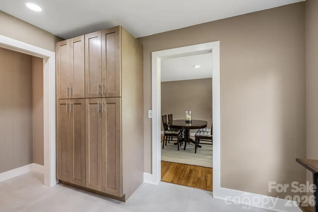 3226 Charlyne Drive Hendersonville NC 28792