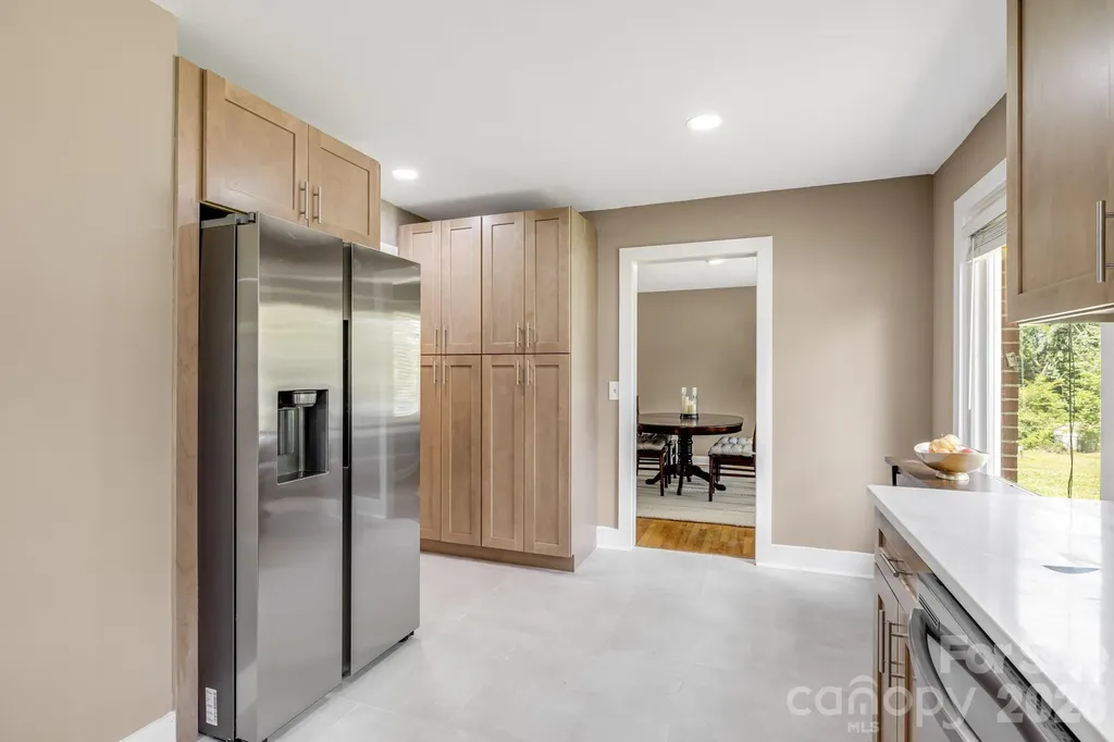 3226 Charlyne Drive Hendersonville NC 28792
