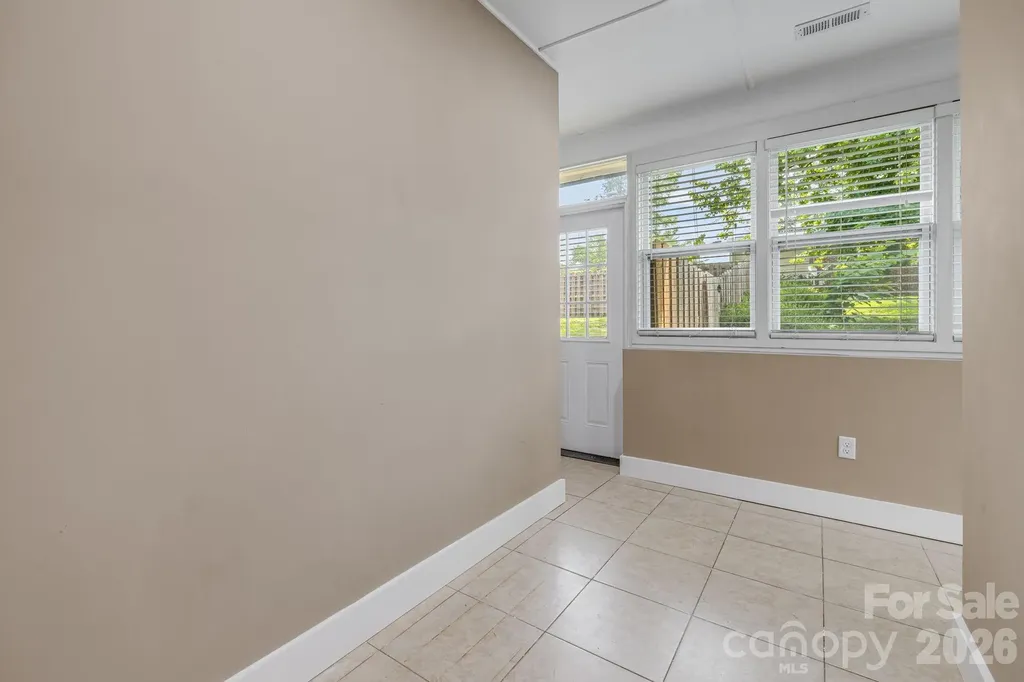 3226 Charlyne Drive Hendersonville NC 28792