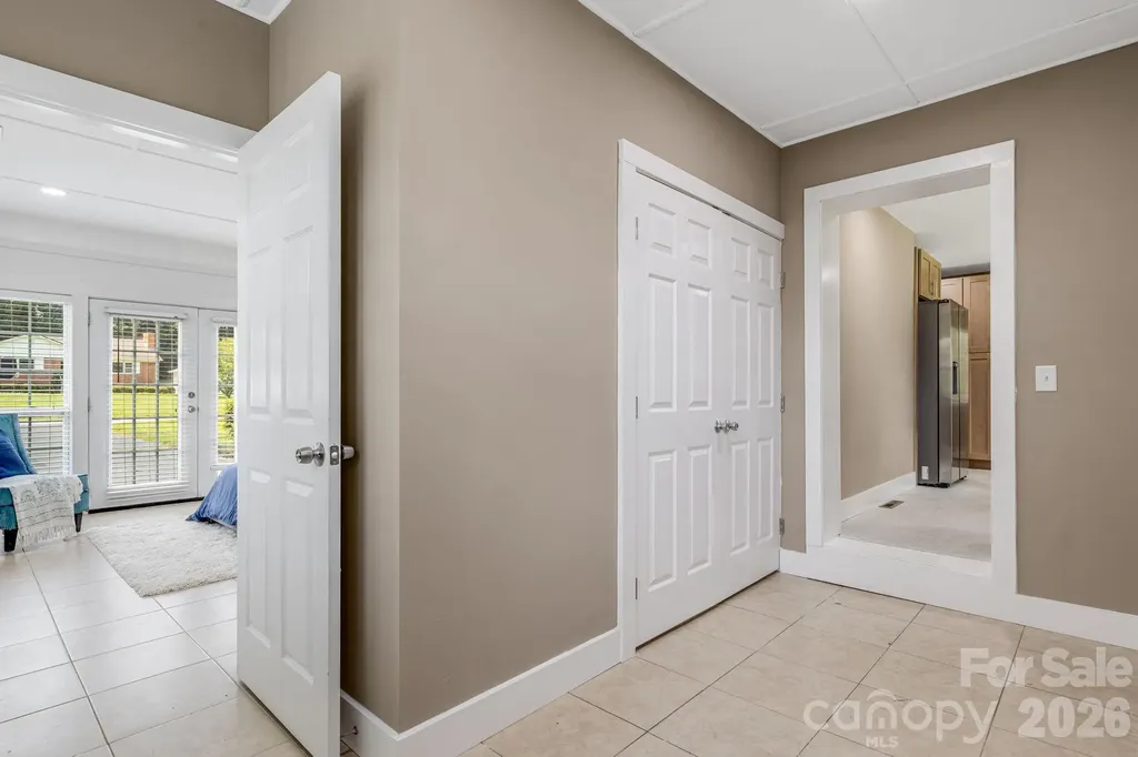 3226 Charlyne Drive Hendersonville NC 28792