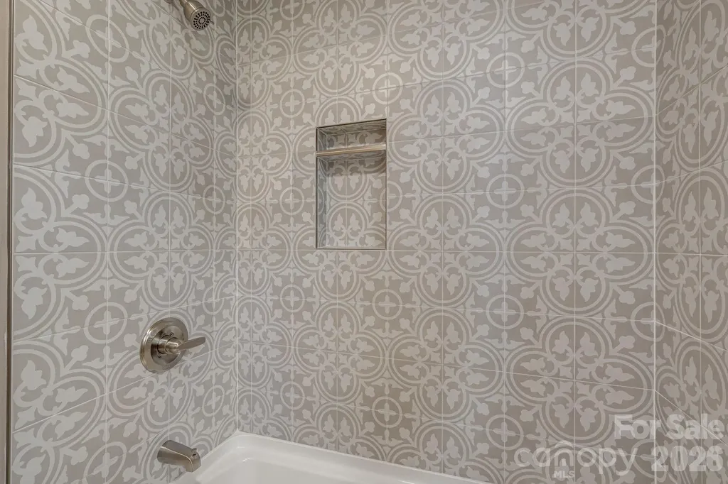 3226 Charlyne Drive Hendersonville NC 28792