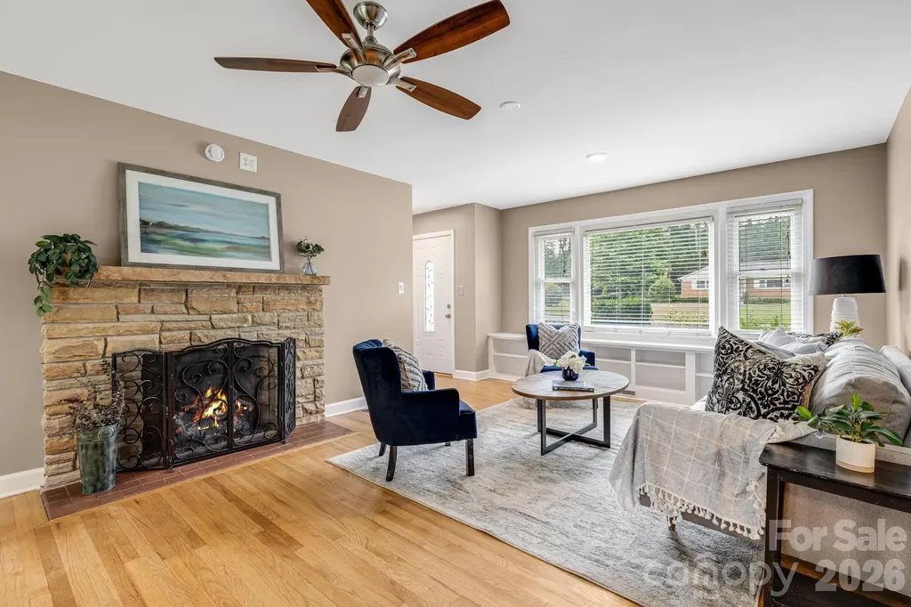 3226 Charlyne Drive Hendersonville NC 28792