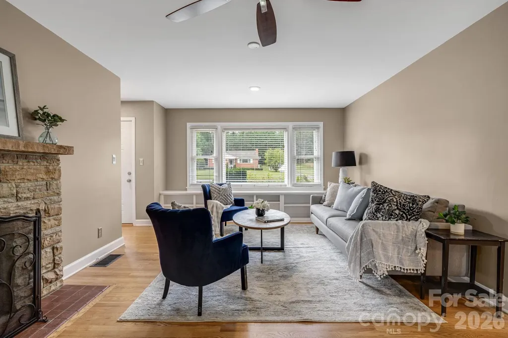 3226 Charlyne Drive Hendersonville NC 28792