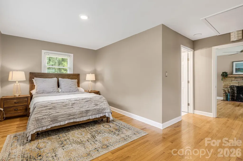 3226 Charlyne Drive Hendersonville NC 28792