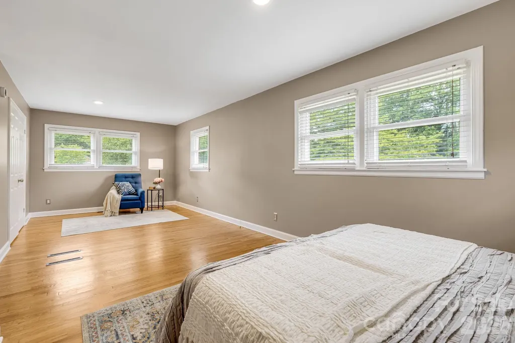 3226 Charlyne Drive Hendersonville NC 28792