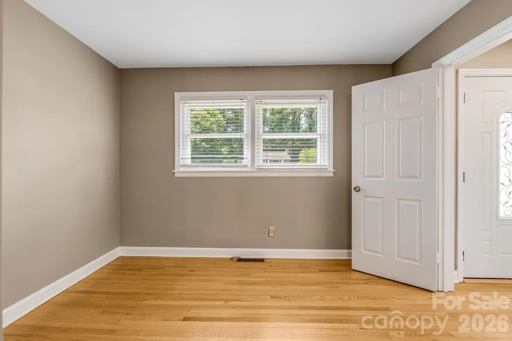 3226 Charlyne Drive Hendersonville NC 28792