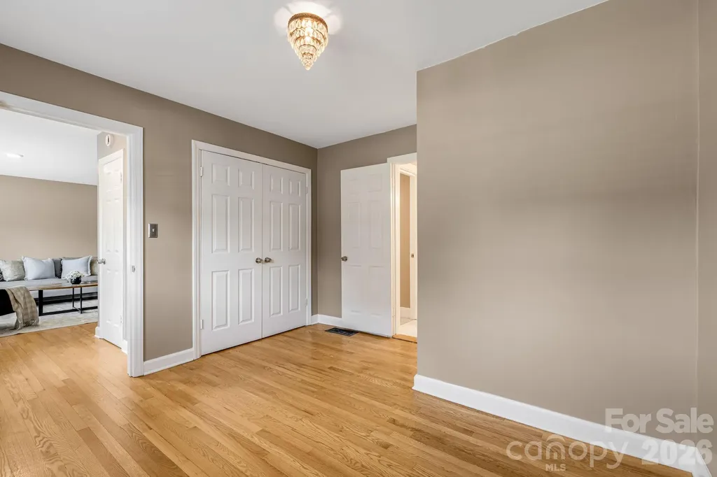 3226 Charlyne Drive Hendersonville NC 28792