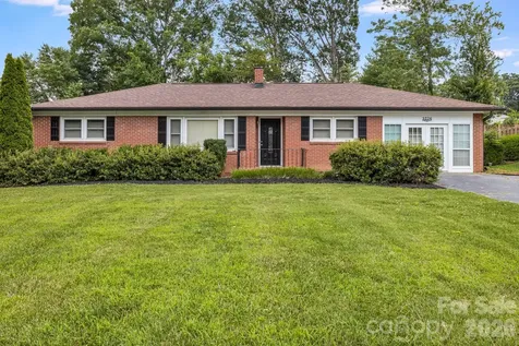 3226 Charlyne Drive Hendersonville NC 28792