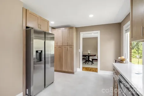 3226 Charlyne Drive Hendersonville NC 28792