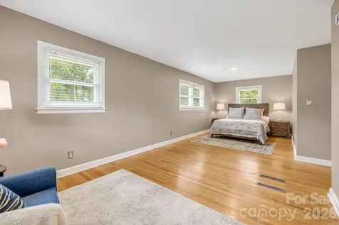 3226 Charlyne Drive Hendersonville NC 28792