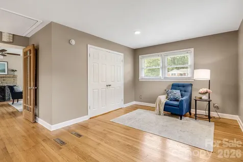 3226 Charlyne Drive Hendersonville NC 28792