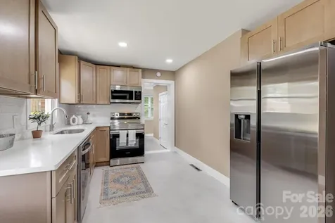 3226 Charlyne Drive Hendersonville NC 28792