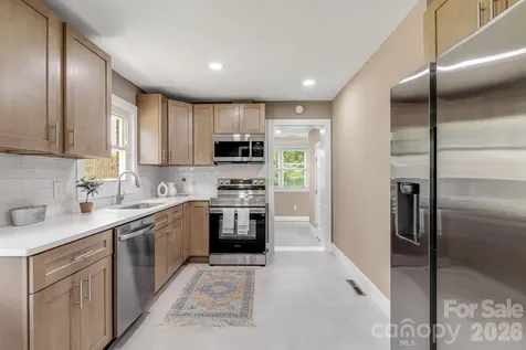 3226 Charlyne Drive Hendersonville NC 28792