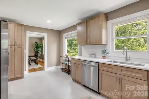 3226 Charlyne Drive Hendersonville NC 28792