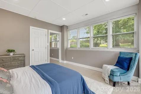 3226 Charlyne Drive Hendersonville NC 28792