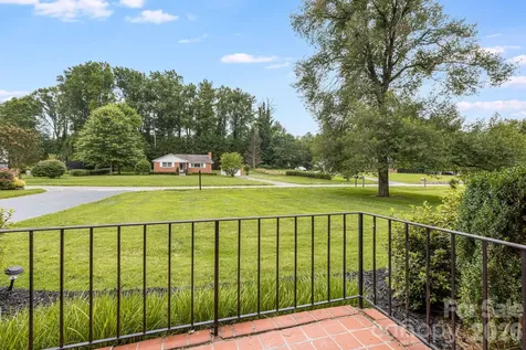 3226 Charlyne Drive Hendersonville NC 28792