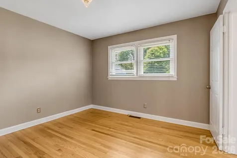 3226 Charlyne Drive Hendersonville NC 28792