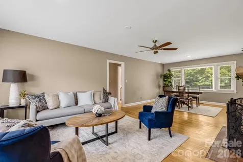3226 Charlyne Drive Hendersonville NC 28792