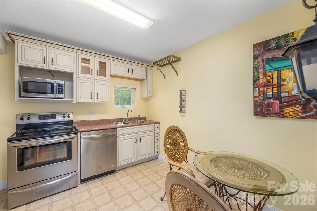 41 Little Fox Lane Fletcher NC 28732
