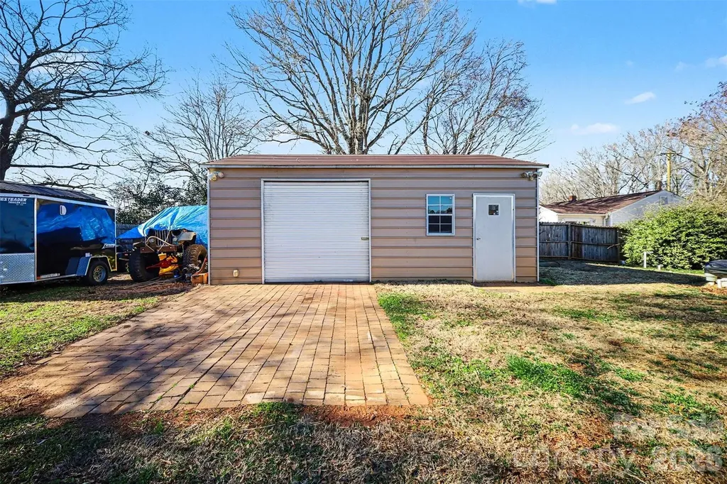 410 E Indiana Avenue Bessemer City NC 28016