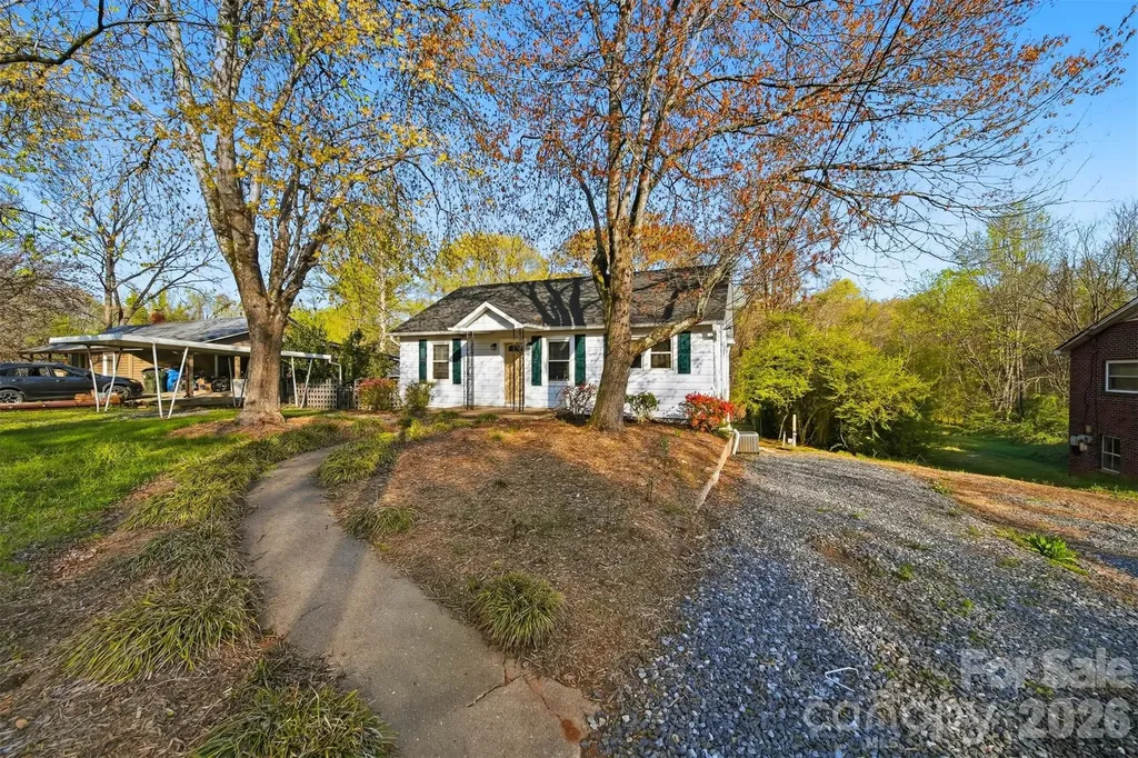 2036 4th Street NE Hickory NC 28601