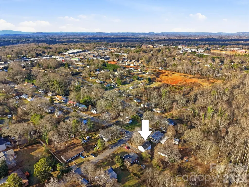 2036 4th Street NE Hickory NC 28601