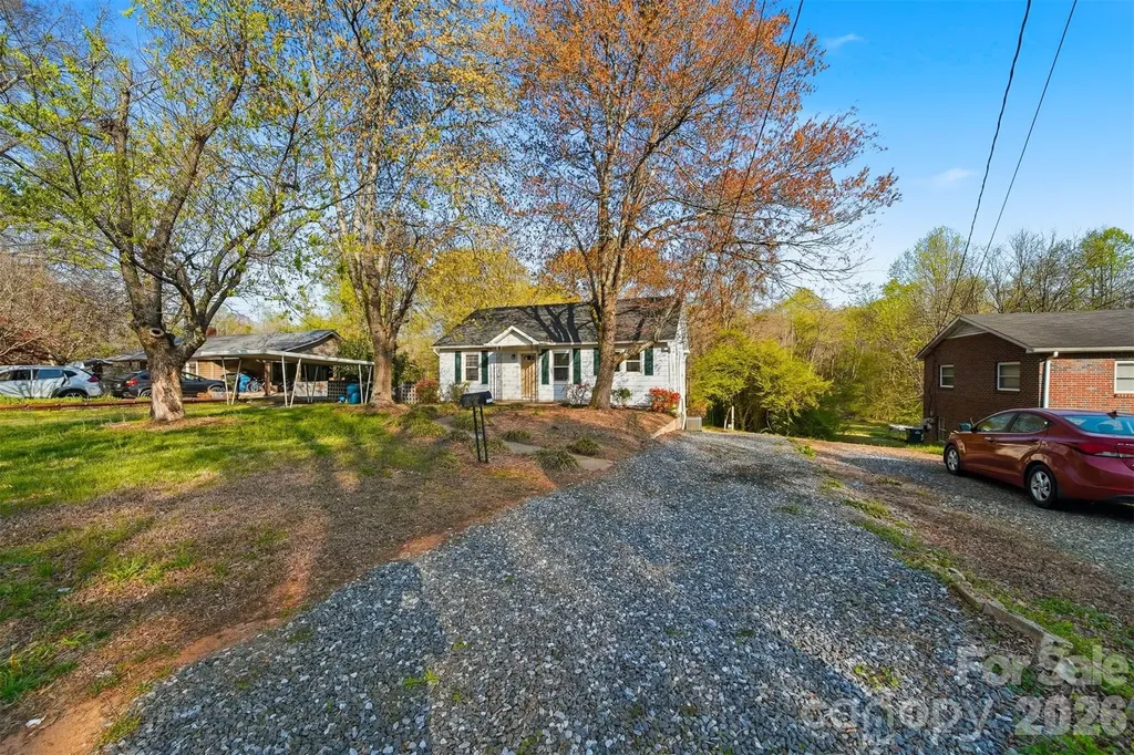 2036 4th Street NE Hickory NC 28601