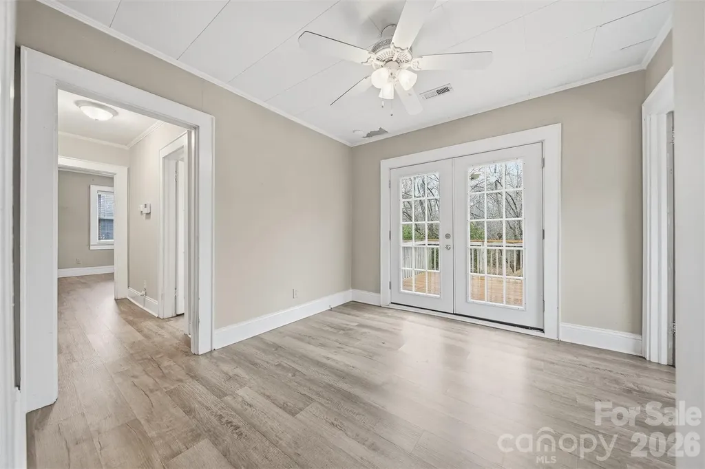 2036 4th Street NE Hickory NC 28601
