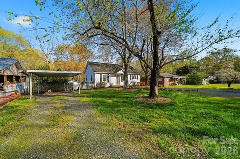 2036 4th Street NE Hickory NC 28601