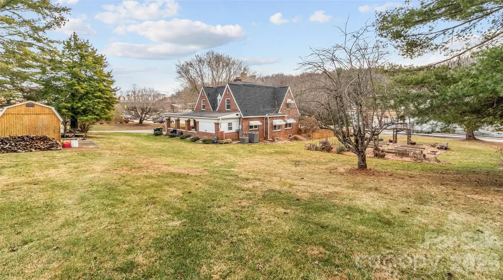 506 W Main Street Burnsville NC 28714