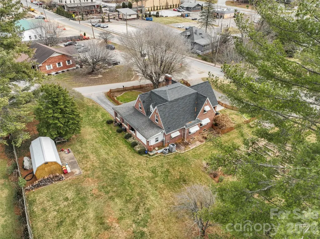 506 W Main Street Burnsville NC 28714