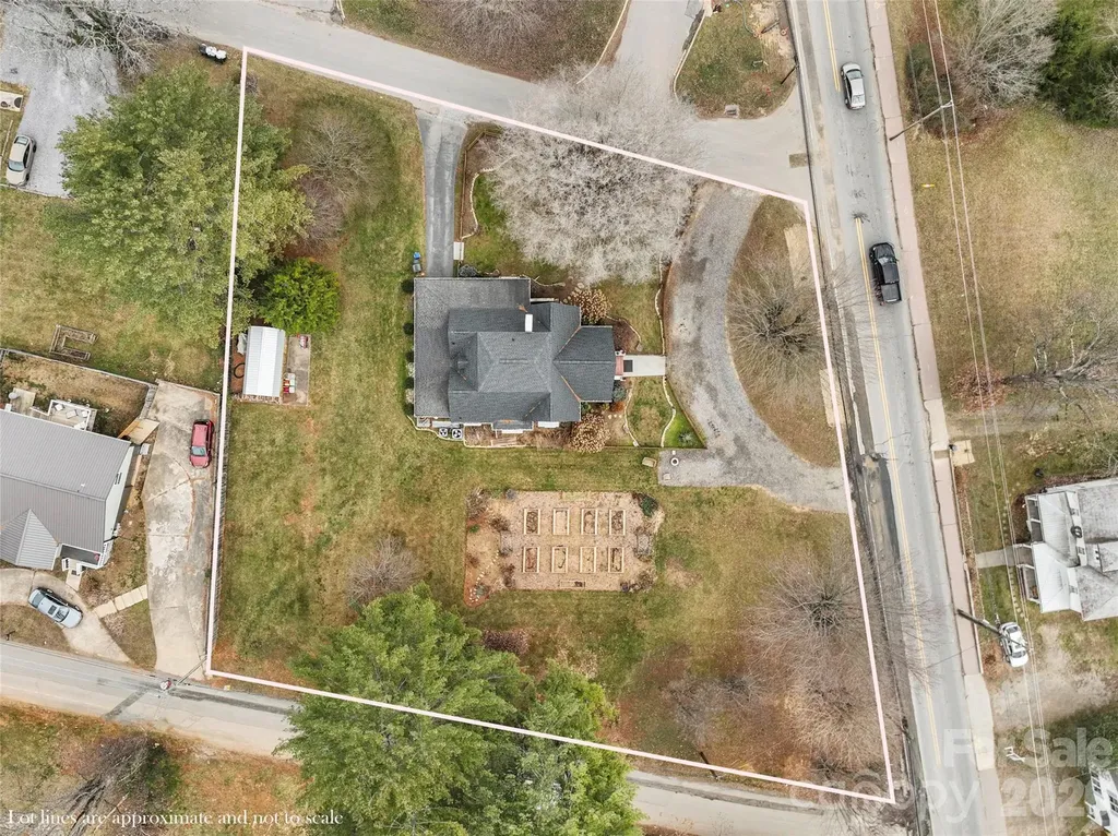506 W Main Street Burnsville NC 28714
