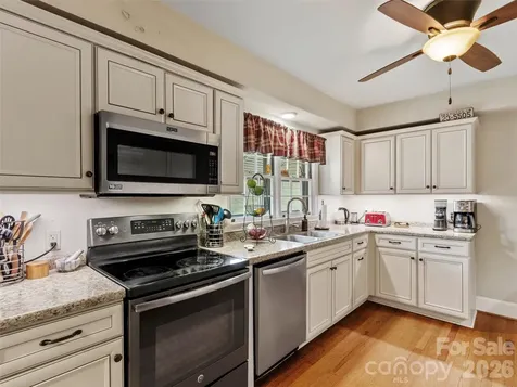 506 W Main Street Burnsville NC 28714