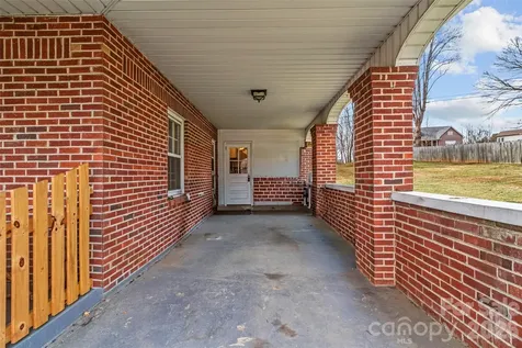 506 W Main Street Burnsville NC 28714