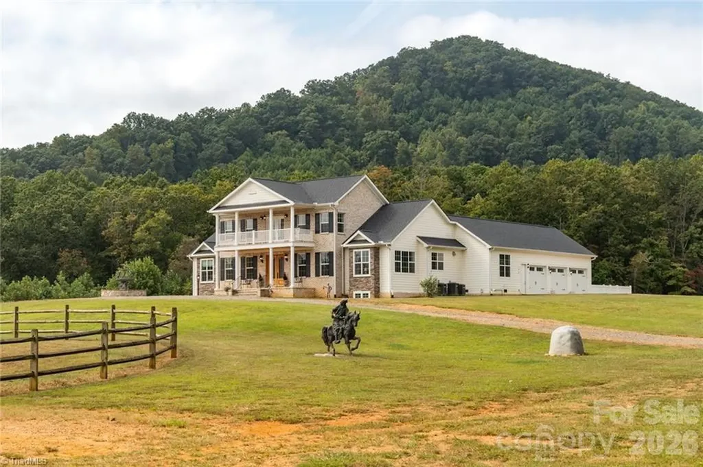 204 Violet Ridge Lowgap NC 27024